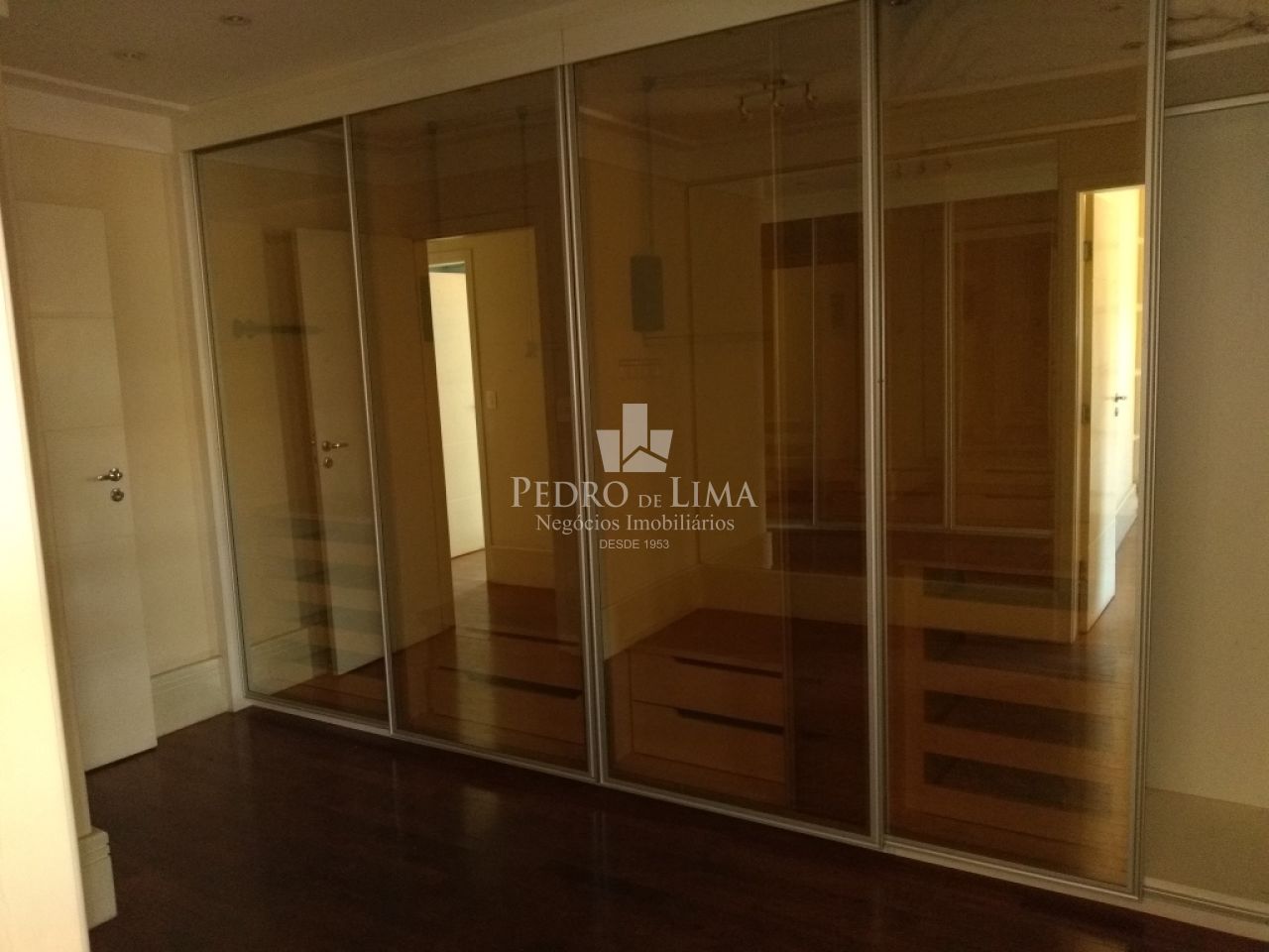 Casa Térrea 3 Suites e 10 Vagas Cangaiba Locação Comercial