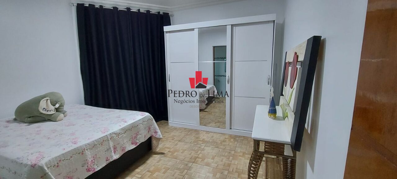 Sobrado Novo de alto padrão na Ilha Comprida, 3 dorm, sendo 1 ste, 10 vagas,  350m da praia. 
