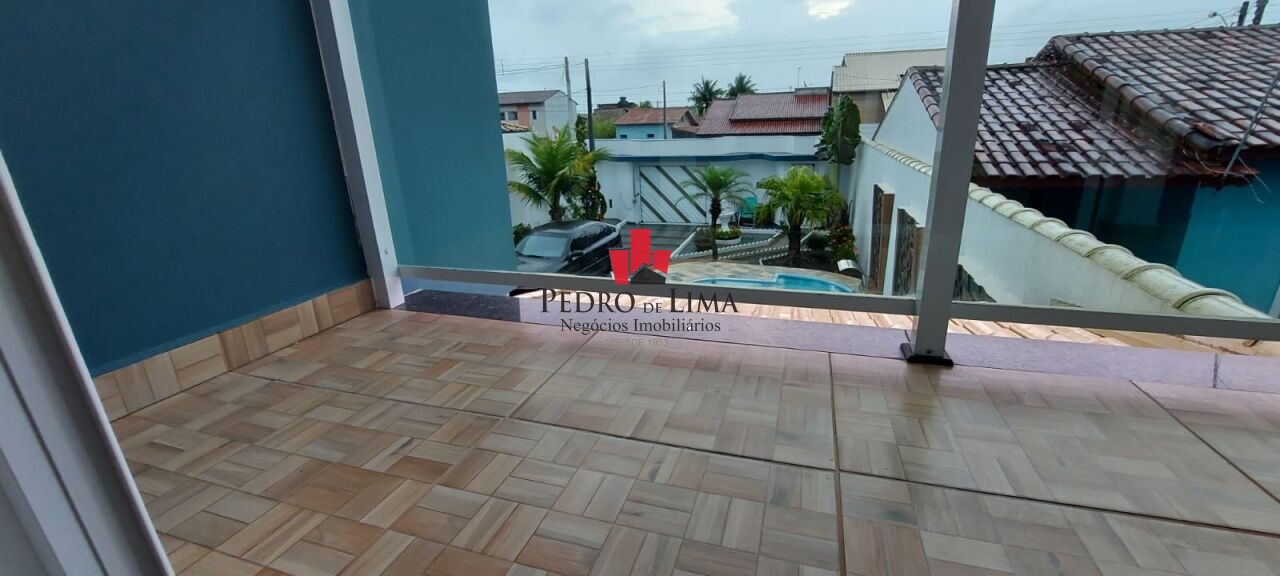 Sobrado Novo de alto padrão na Ilha Comprida, 3 dorm, sendo 1 ste, 10 vagas,  350m da praia. 