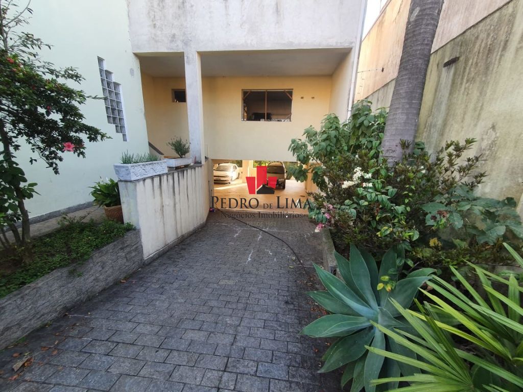 Sobrado Frontal na Penha