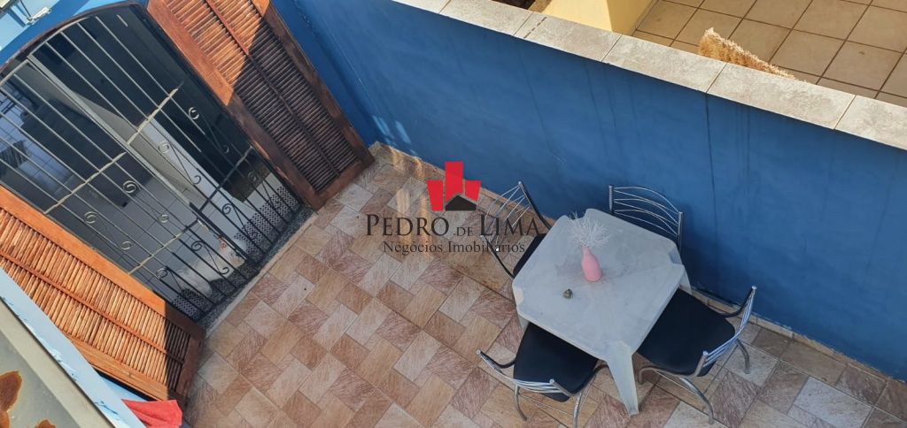 Sobrado Frontal com 4 dormitórios, sendo 1 suíte e 2 vagas na Penha