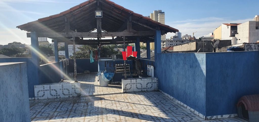 Sobrado Frontal com 4 dormitórios, sendo 1 suíte e 2 vagas na Penha