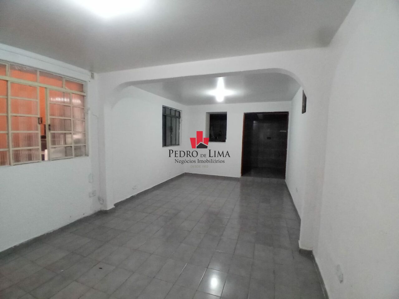 imagem do imovel Sobrado com 5 dormitórios e 3 pavimentos na Vila Ré ref: PE35645