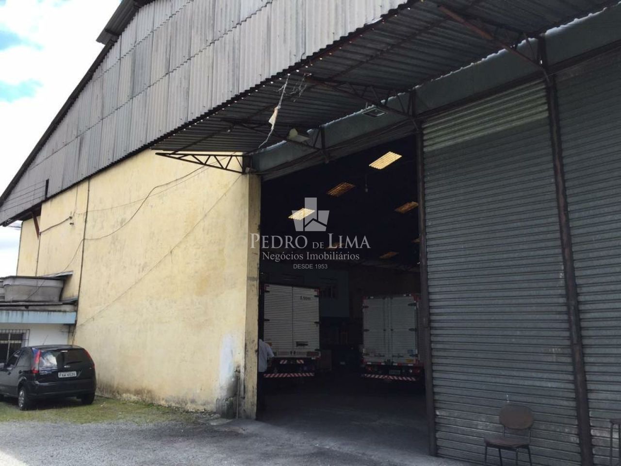 Galpão 1800m², 1600 área fabril e  2380 de área de Terreno, No Cangaíba, Entra caminhão.