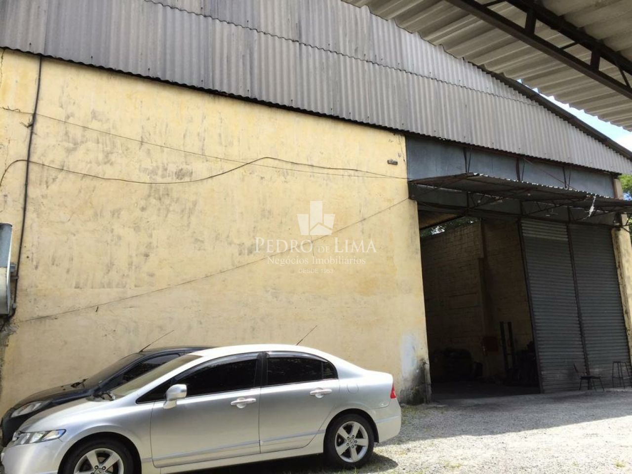 Galpão 1800m², 1600 área fabril e  2380 de área de Terreno, No Cangaíba, Entra caminhão.