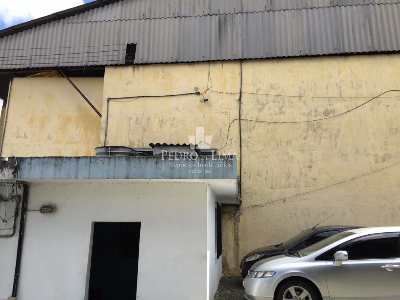 Galpão 1800m², 1600 área fabril e  2380 de área de Terreno, No Cangaíba, Entra caminhão.