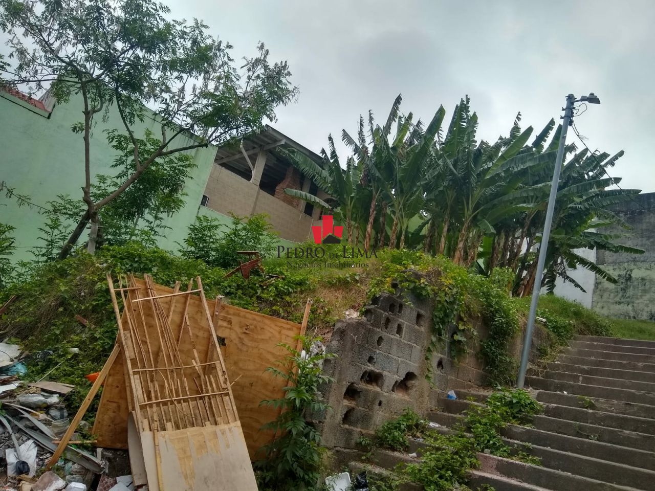 imagem do imovel Terreno de 275m², em Jardim Gonzaga/Cangaíba ref: PE36289