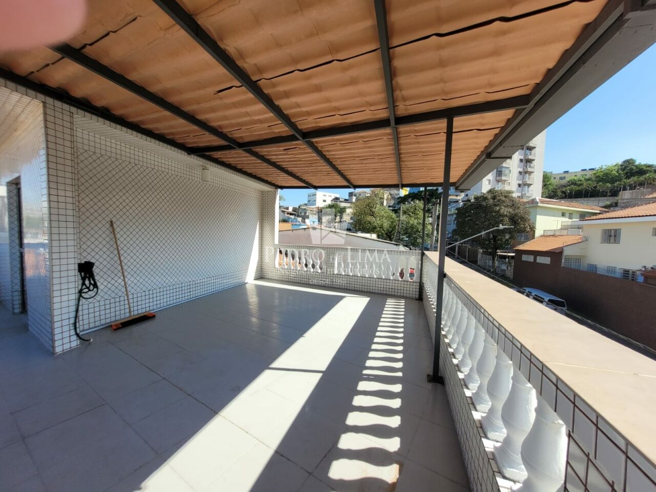 Apartamento de sobreloja 114m² para fins comerciais na Regiao Penha