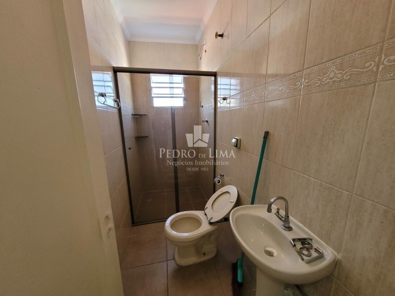 Apartamento de sobreloja 114m² para fins comerciais na Regiao Penha
