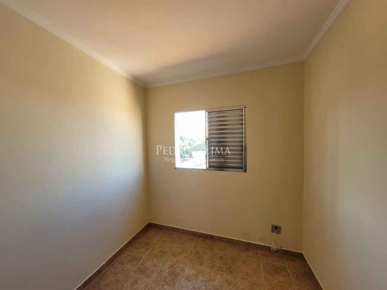 Apartamento de sobreloja 114m² para fins comerciais na Regiao Penha