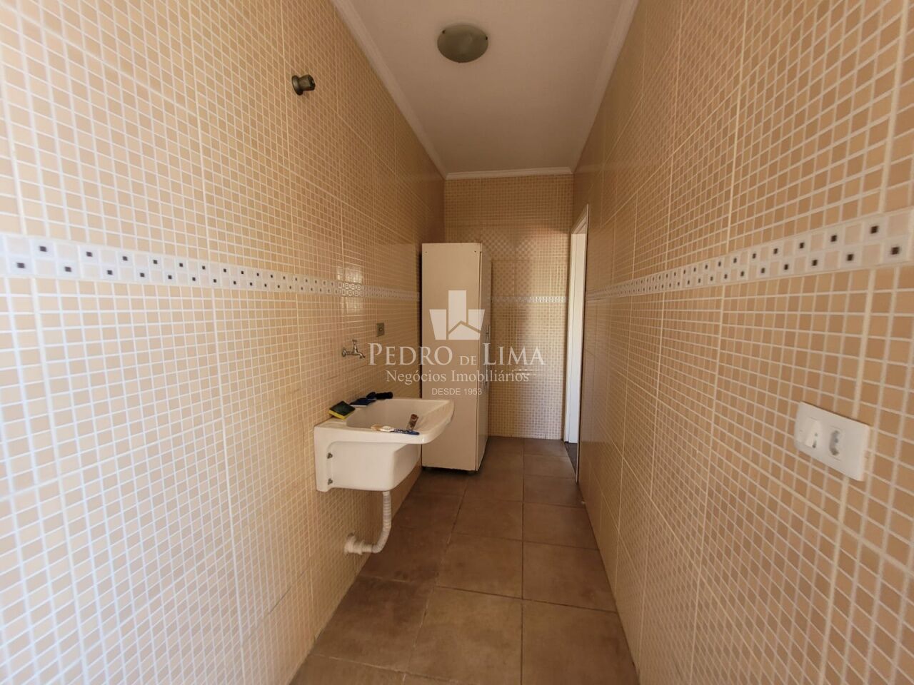 Apartamento de sobreloja 114m² para fins comerciais na Regiao Penha