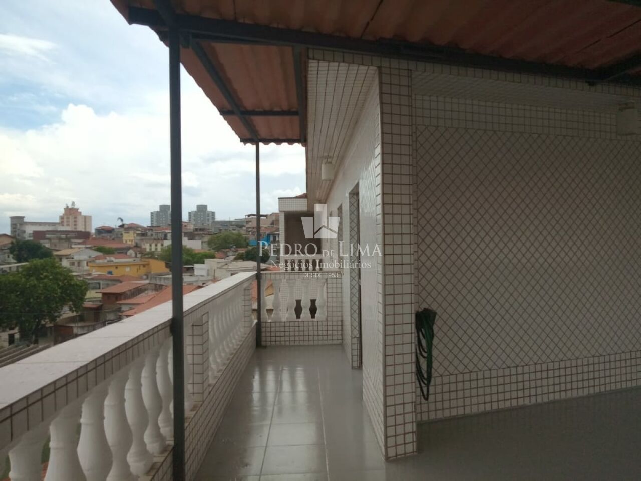 Apartamento de sobreloja 114m² para fins comerciais na Regiao Penha