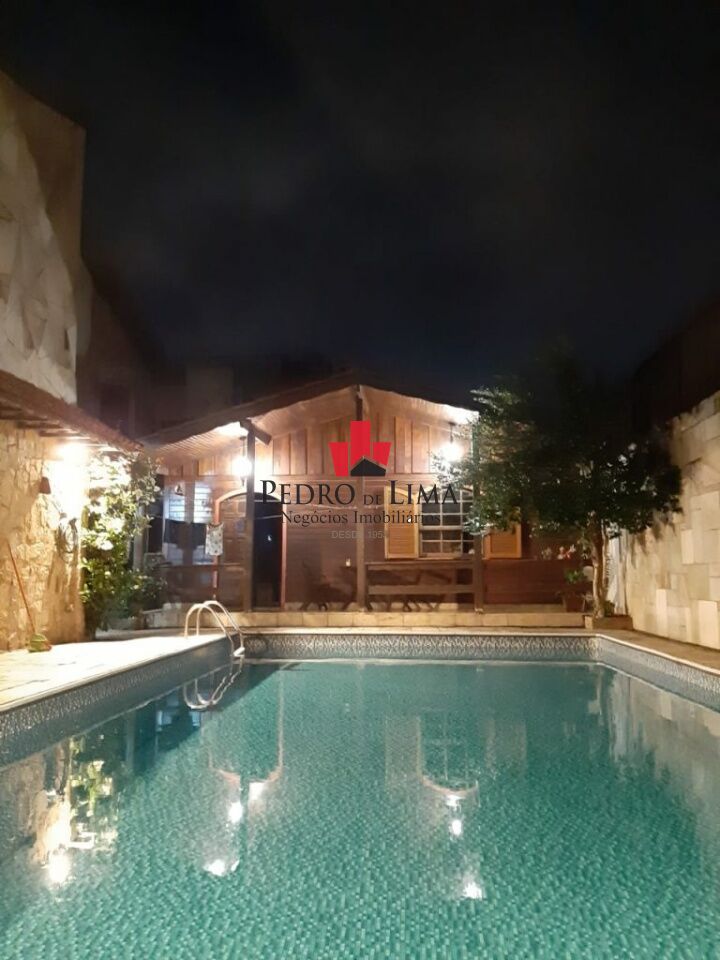 Casa de alto padrão em São Miguel.