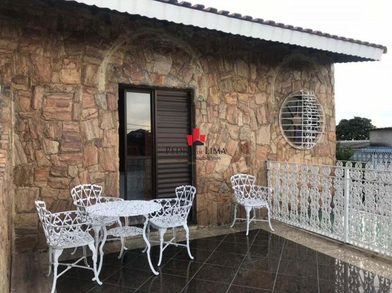 Casa de alto padrão em São Miguel.