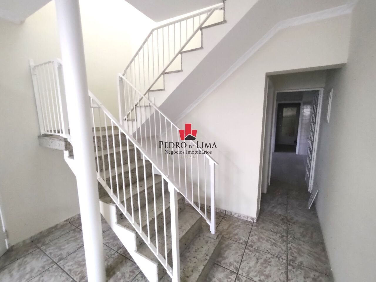 imagem do imovel Sobrado de 3 Dormitórios e 2 Vagas e com Edícula de 2 Dormitórios em Itaquera ref: PE37278