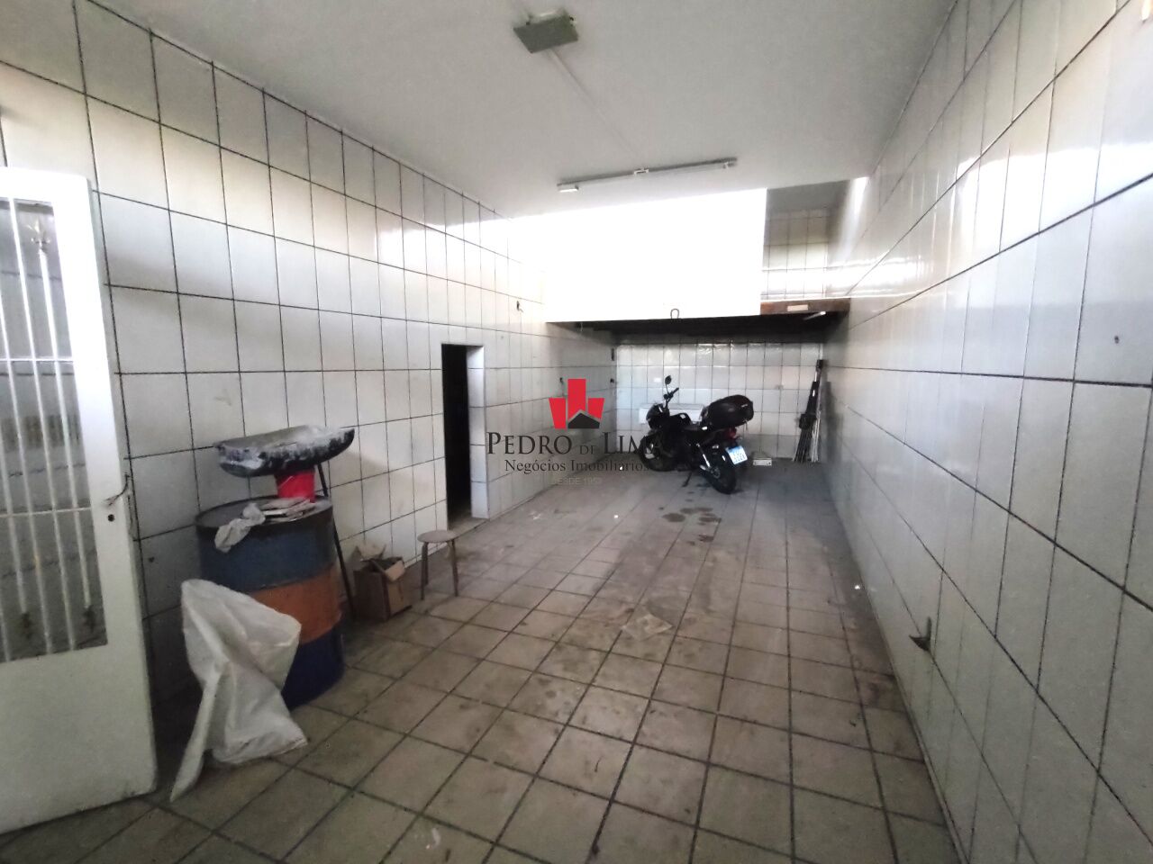 Sobrado de 3 Dormitórios e 2 Vagas e com Edícula de 2 Dormitórios em Itaquera