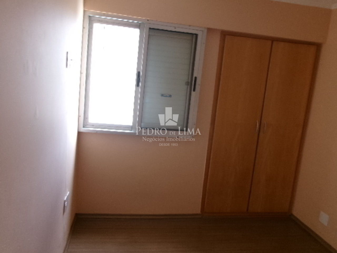 Apartamento 2 dormitórios, 1 Suite e 1 vaga coberta  na Penha