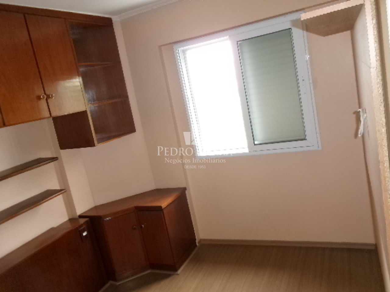 Apartamento 2 dormitórios, 1 Suite e 1 vaga coberta  na Penha