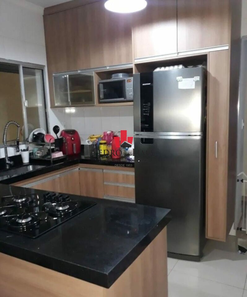 imagem do imovel Sobrado 4 dormitórios e 2 vagas em Itaquera  ref: PE38007