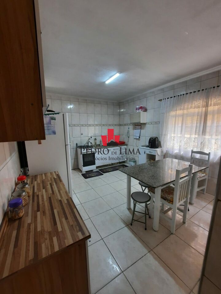 imagem do imovel Sobrado Frontal 4 dormitórios na Ponte Rasa ref: PE38017