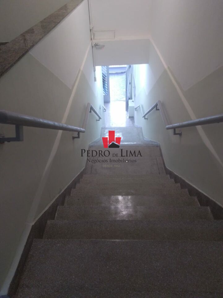 Excelente prédio comercial com salão e 17 salas no andar superior