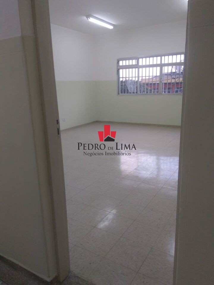 Excelente prédio comercial com salão e 17 salas no andar superior