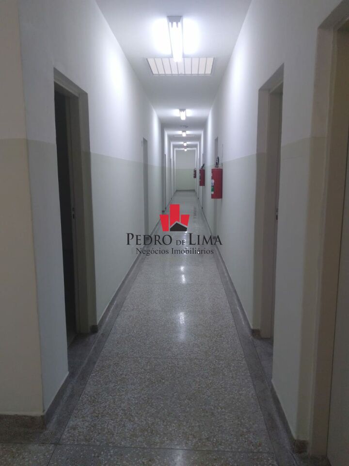 Excelente prédio comercial com salão e 17 salas no andar superior