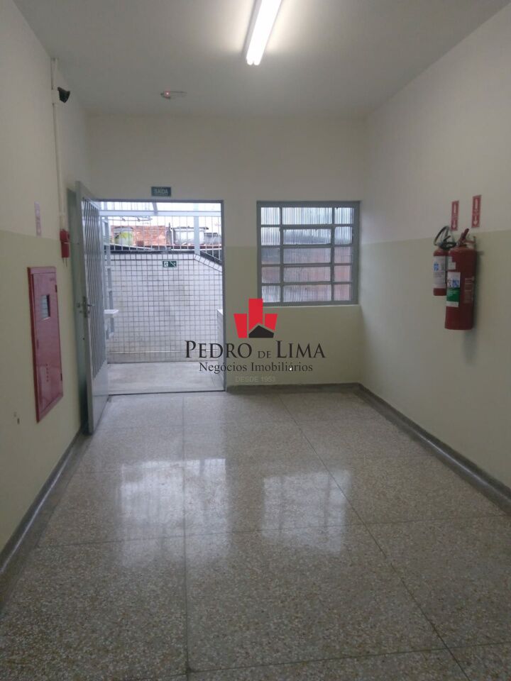 Excelente prédio comercial com salão e 17 salas no andar superior
