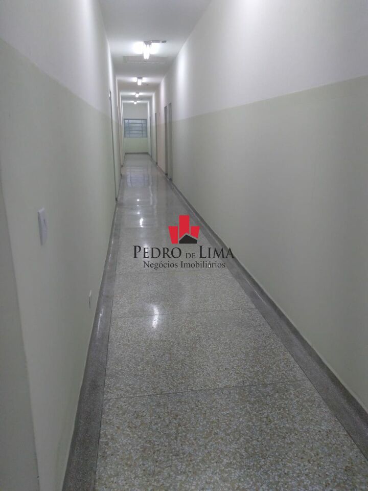Excelente prédio comercial com salão e 17 salas no andar superior