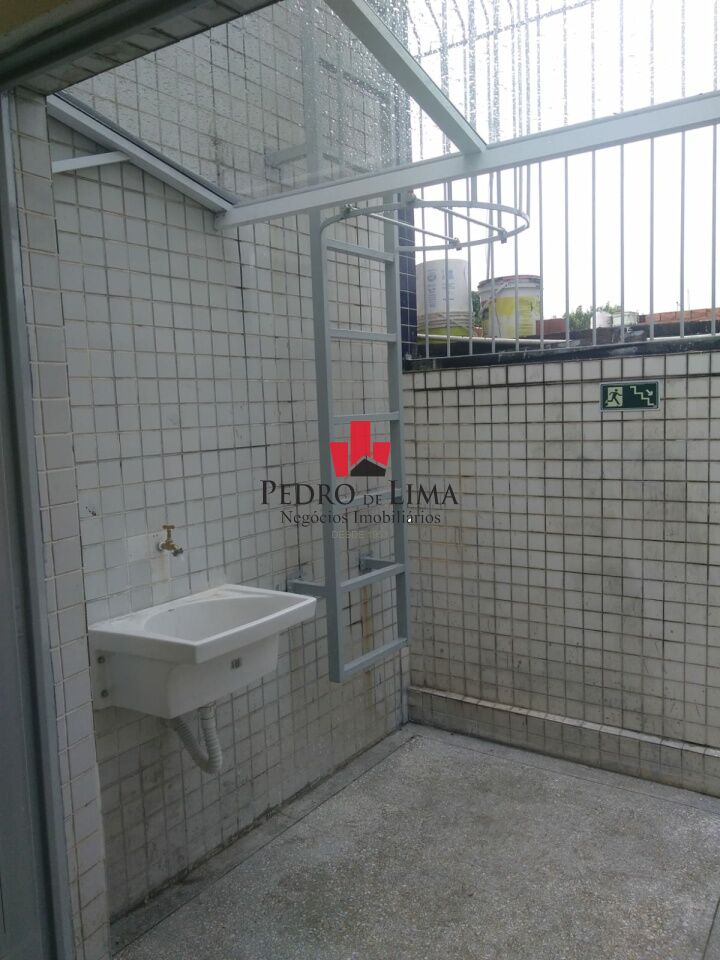 Excelente prédio comercial com salão e 17 salas no andar superior