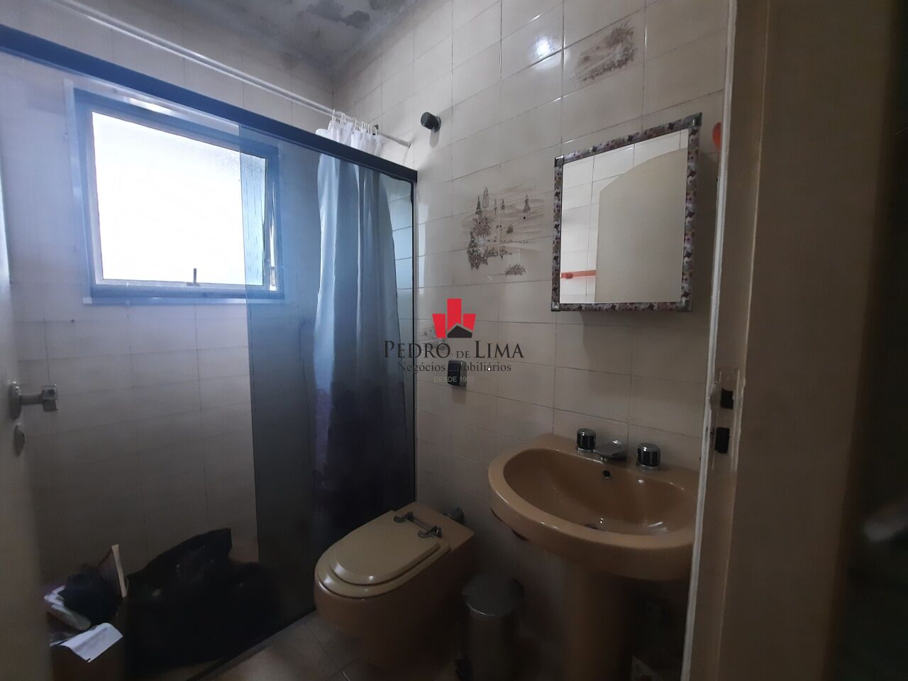 Sobrado frontal  com 3 Dormitórios e mais 2 casas no quintal- Ermelino Matarazzo