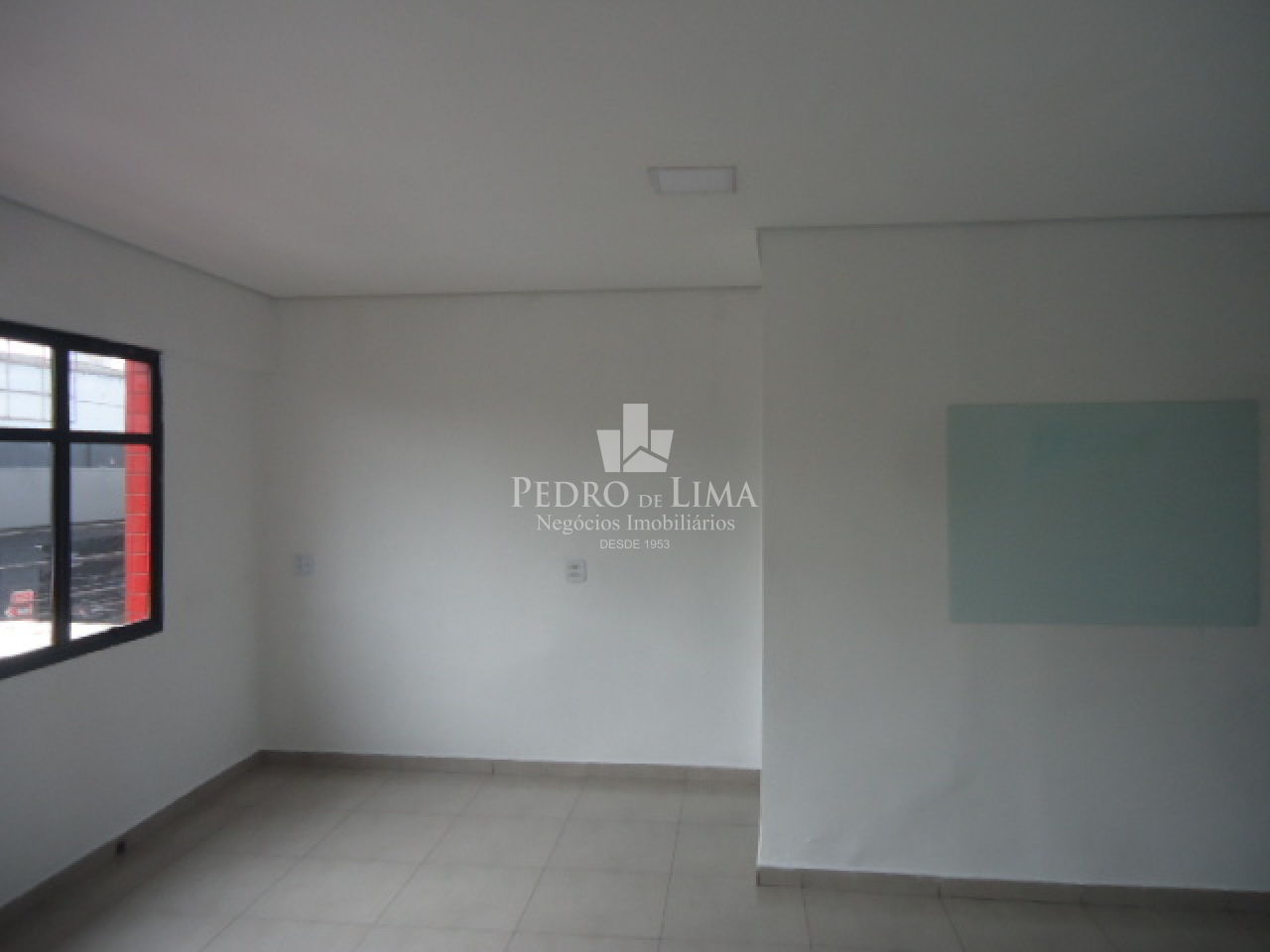 imagem do imovel Conjunto com 8 Salas Comerciais, com 300M² ,3 Banheiros, Terraço na Penha Esquina Com a Amador Bueno ref: PE38192