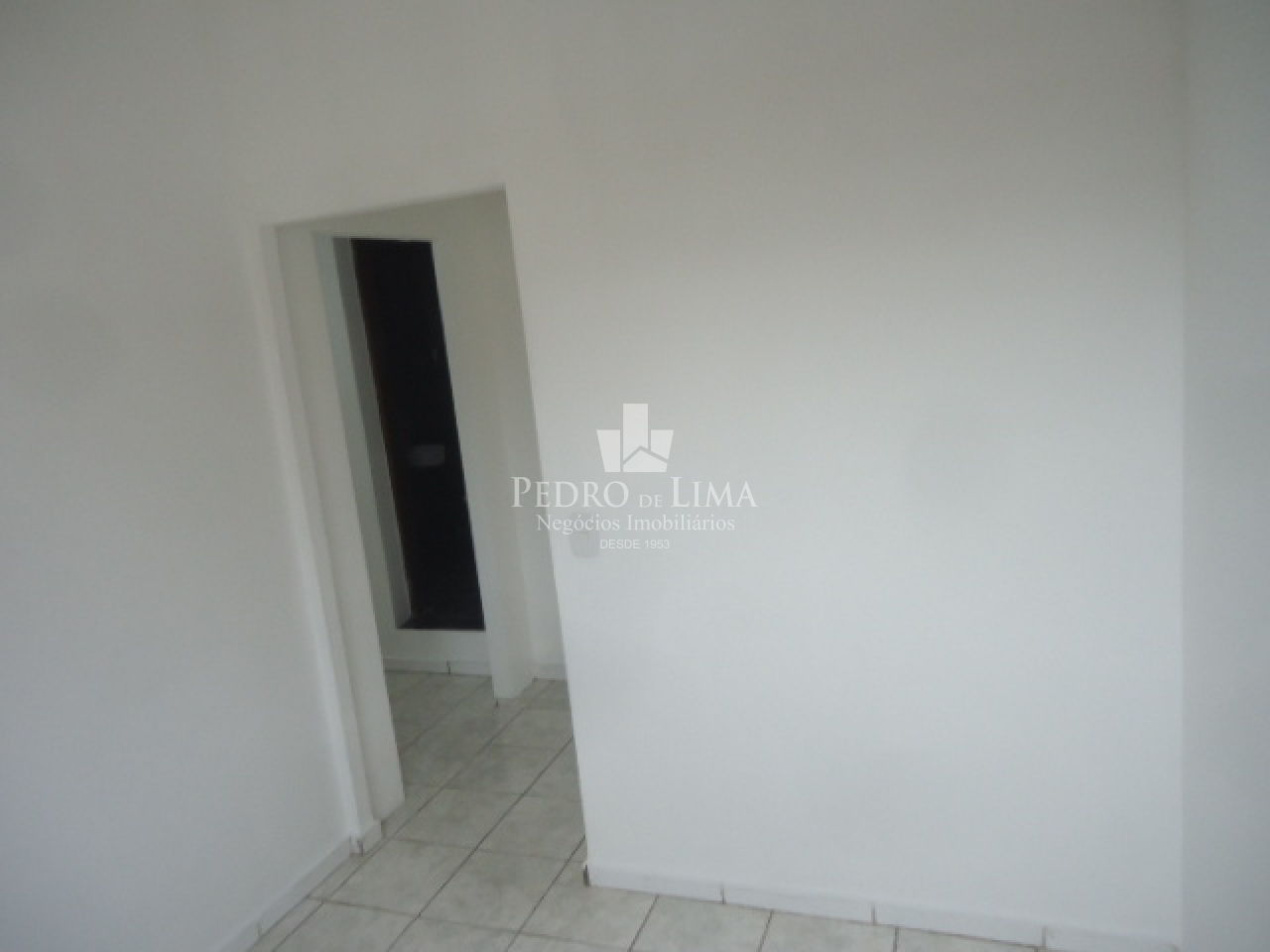 Conjunto com 8 Salas Comerciais, com 300M² ,3 Banheiros, Terraço na Penha Esquina Com a Amador Bueno