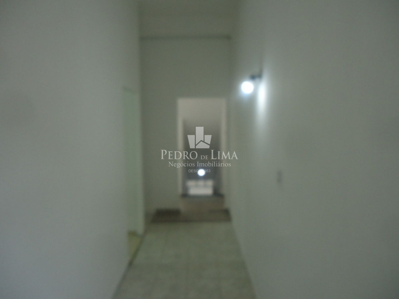 Conjunto com 8 Salas Comerciais, com 300M² ,3 Banheiros, Terraço na Penha Esquina Com a Amador Bueno