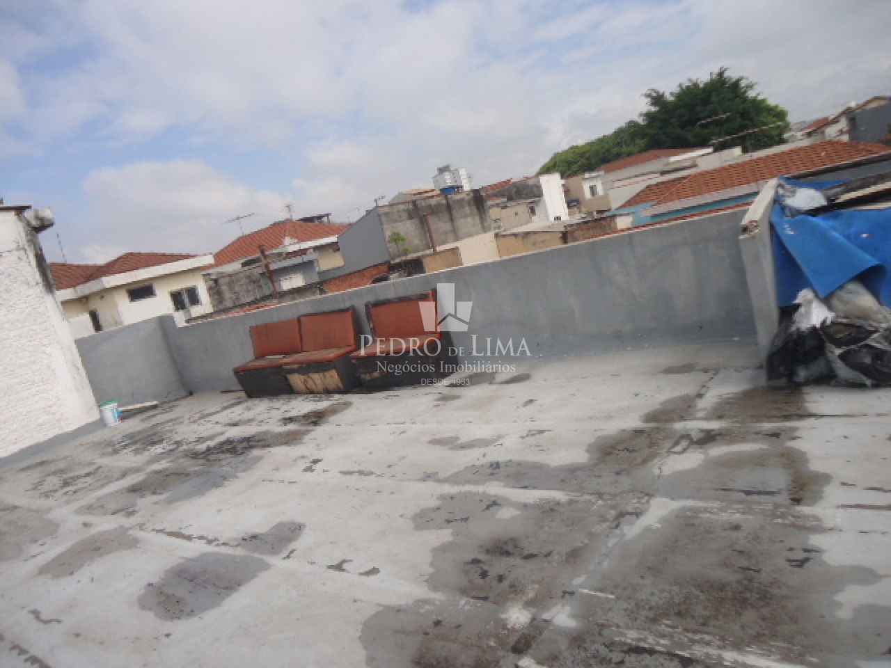 Conjunto com 8 Salas Comerciais, com 300M² ,3 Banheiros, Terraço na Penha Esquina Com a Amador Bueno