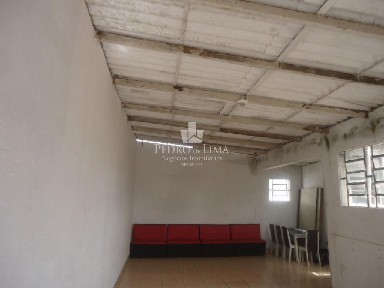 Conjunto com 8 Salas Comerciais, com 300M² ,3 Banheiros, Terraço na Penha Esquina Com a Amador Bueno