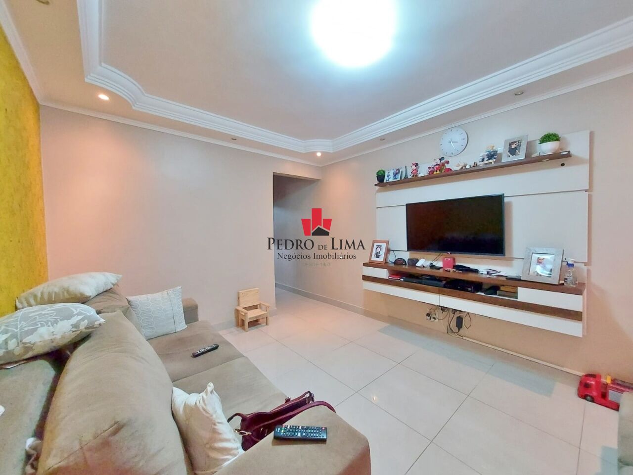 imagem do imovel Sobrado Frontal com 2 dormitórios, 1 suíte, 2 vagas e 179 M² na Ponte Rasa. ref: PE38308