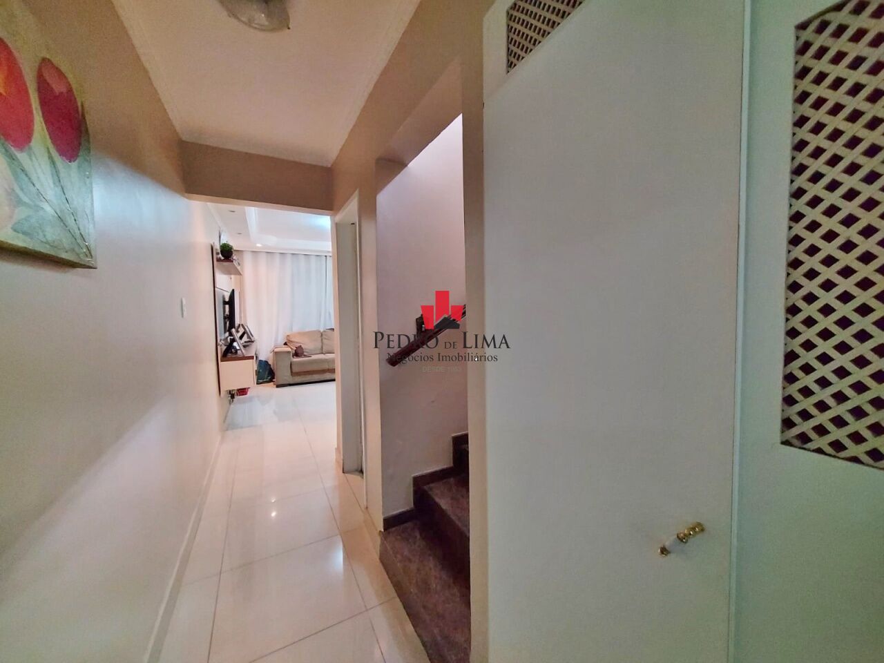 Sobrado Frontal com 2 dormitórios, 1 suíte, 2 vagas e 179 M² na Ponte Rasa.