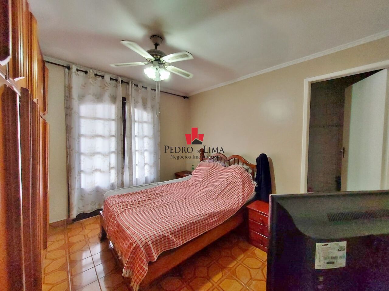 Sobrado Frontal com 2 dormitórios, 1 suíte, 2 vagas e 179 M² na Ponte Rasa.