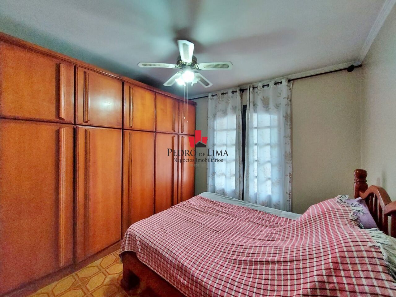 Sobrado Frontal com 2 dormitórios, 1 suíte, 2 vagas e 179 M² na Ponte Rasa.