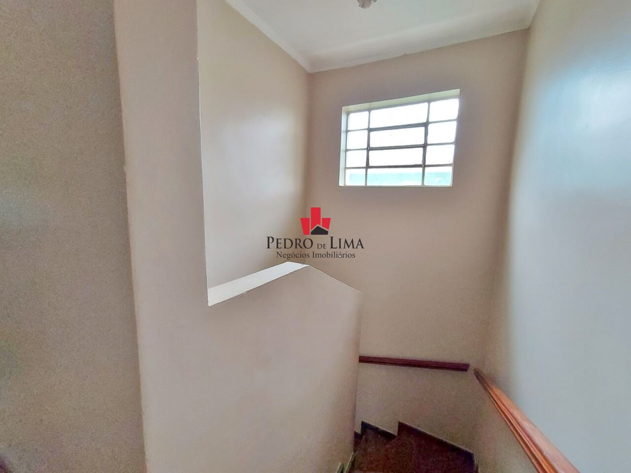 Sobrado Frontal com 2 dormitórios, 1 suíte, 2 vagas e 179 M² na Ponte Rasa.