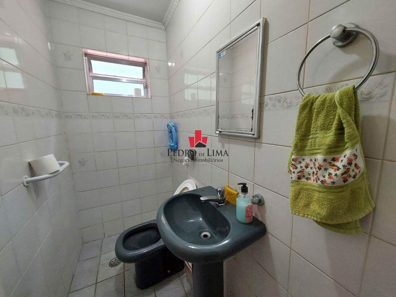 Sobrado Frontal com 2 dormitórios, 1 suíte, 2 vagas e 179 M² na Ponte Rasa.