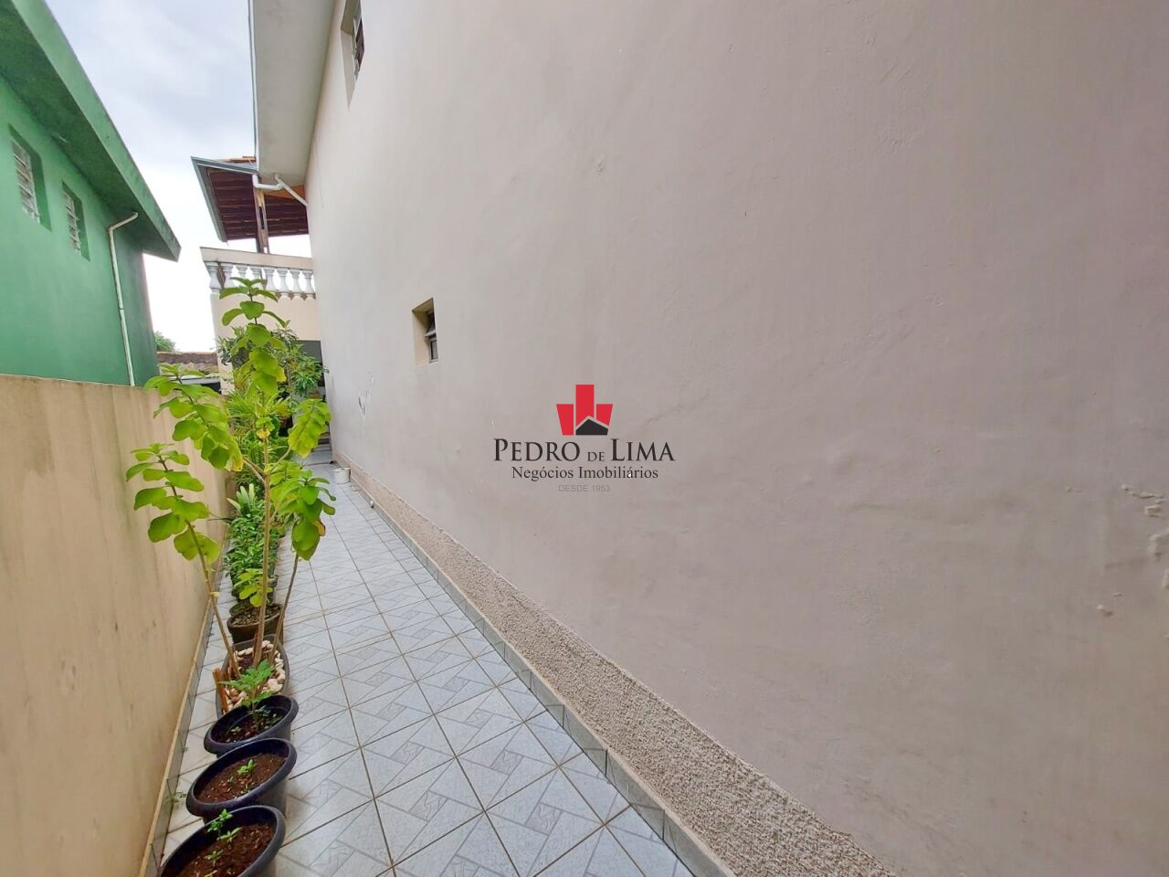 Sobrado Frontal com 2 dormitórios, 1 suíte, 2 vagas e 179 M² na Ponte Rasa.