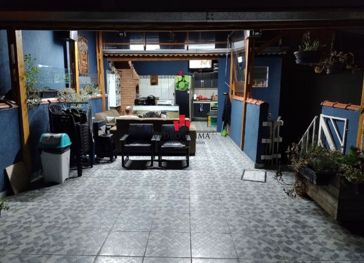 Sobrado 3 dormitórios e 2 vagas no Arthur Alvim