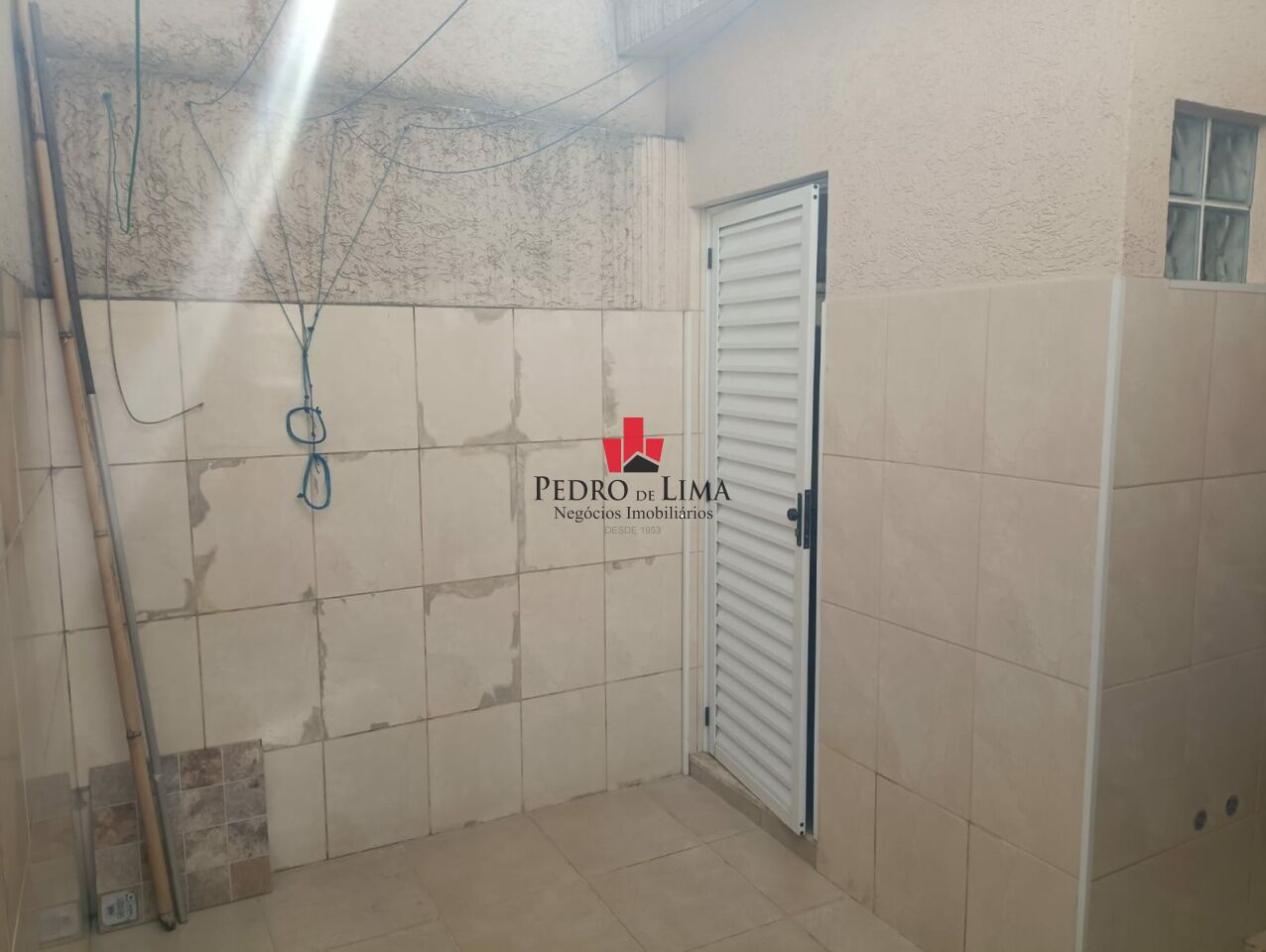 Sobrado com 2 Dorm, 2 banheiros e vaga coberta na travessa da Av. Itaquera - Cidade Lider