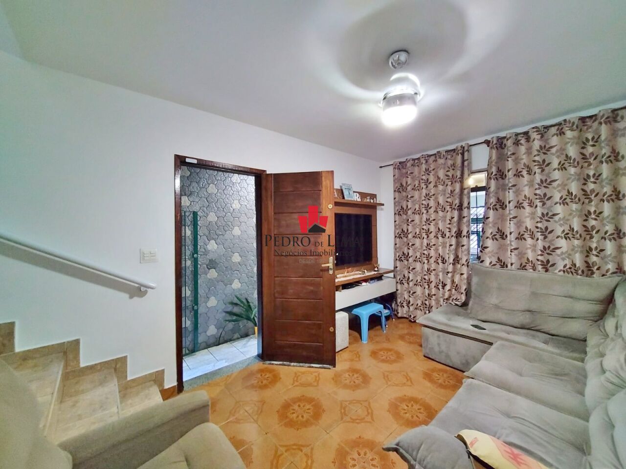 imagem do imovel Sobrado com 3 quartos, 2 vagas, 210 m², bairro Ponte Rasa. ref: PE38681
