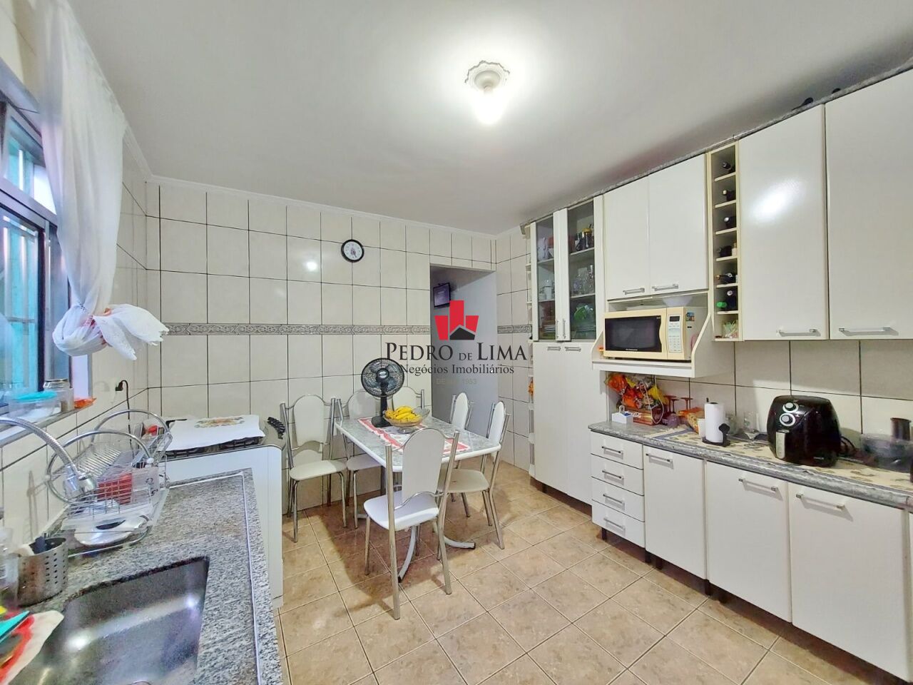 imagem do imovel Sobrado com 3 quartos, 2 vagas, 210 m², bairro Ponte Rasa. ref: PE38681