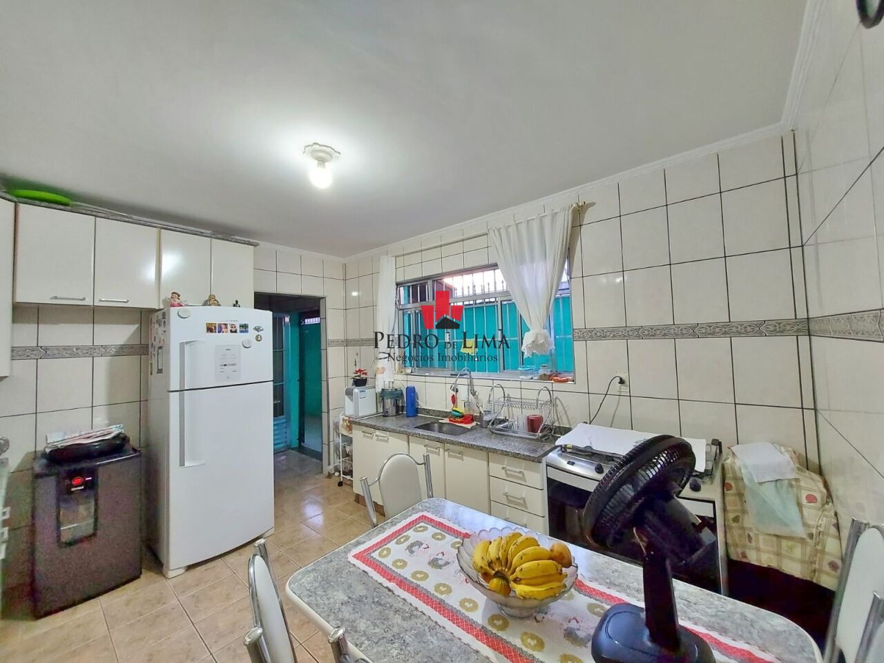 imagem do imovel Sobrado com 3 quartos, 2 vagas, 210 m², bairro Ponte Rasa. ref: PE38681
