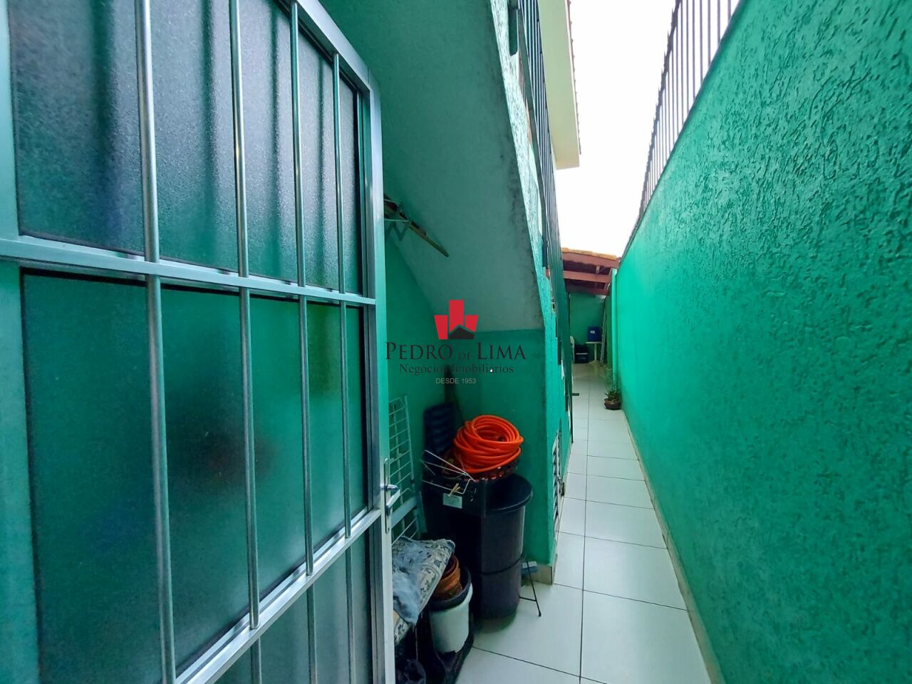 Sobrado com 3 quartos, 2 vagas, 210 m², bairro Ponte Rasa.