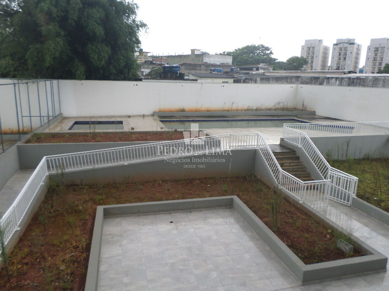 Excelente apto mobiliado, localização privilegiada, com sacada  ,2 dormitórios, sacada